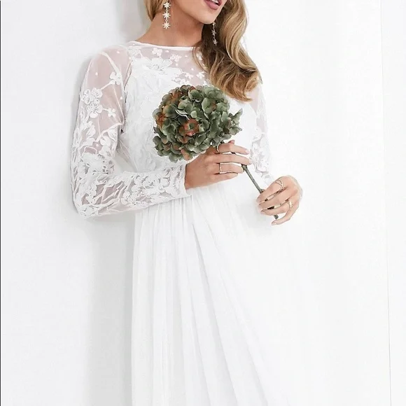 ASOS Embroidered bodice maxi wedding dress white - Picture 2 of 11